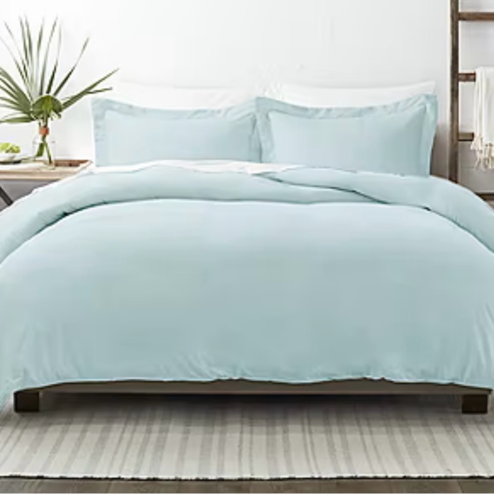 NWT Premium Casual Comfort Light Blue 3 Piece Duvet Set In Original Packaging